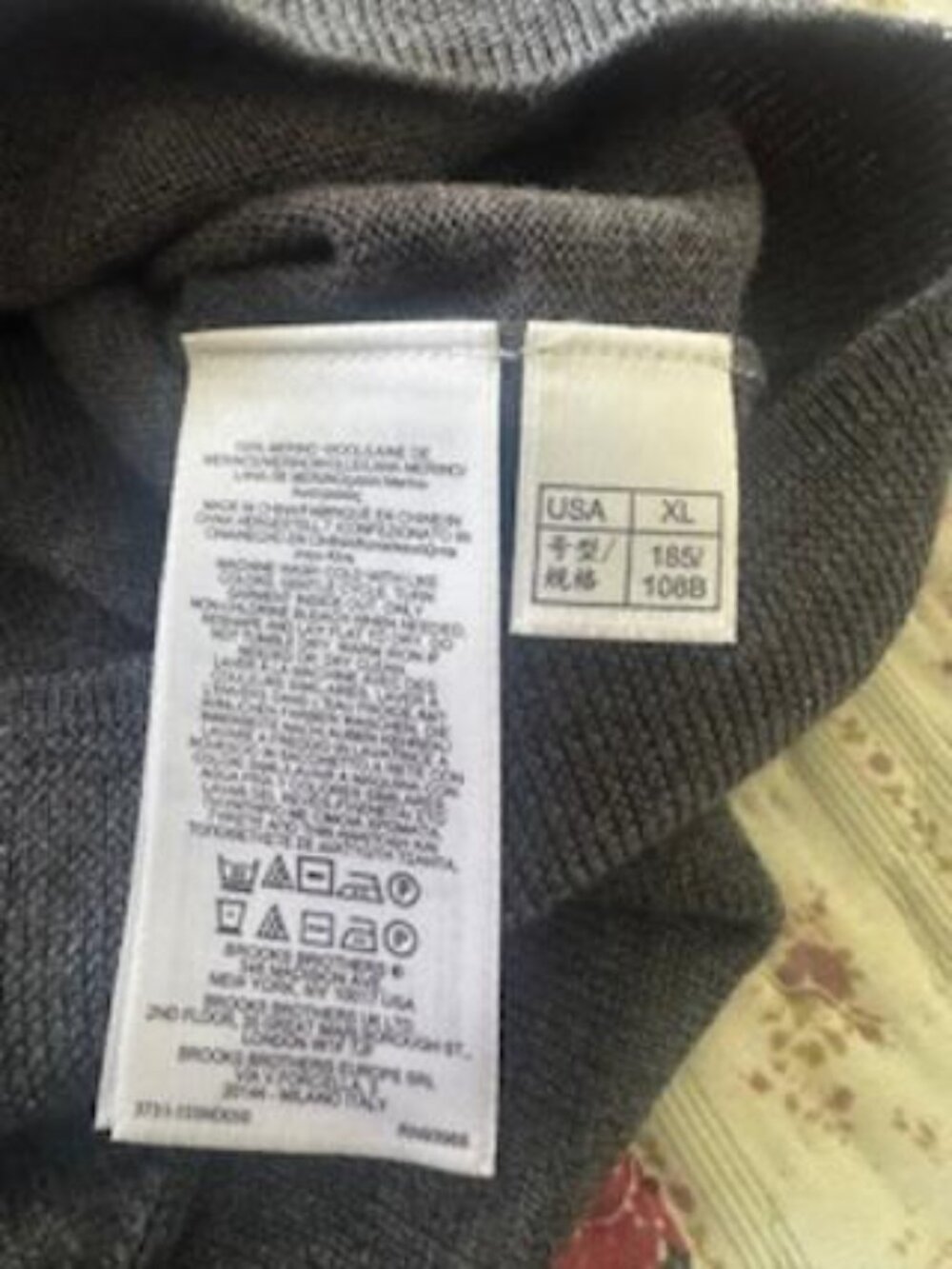 Men's Brooks Brothers V Neck Sweater - Picture 4 of 4